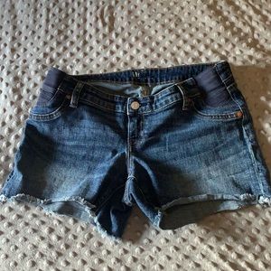 Gap Maternity side panel cut off shorts
